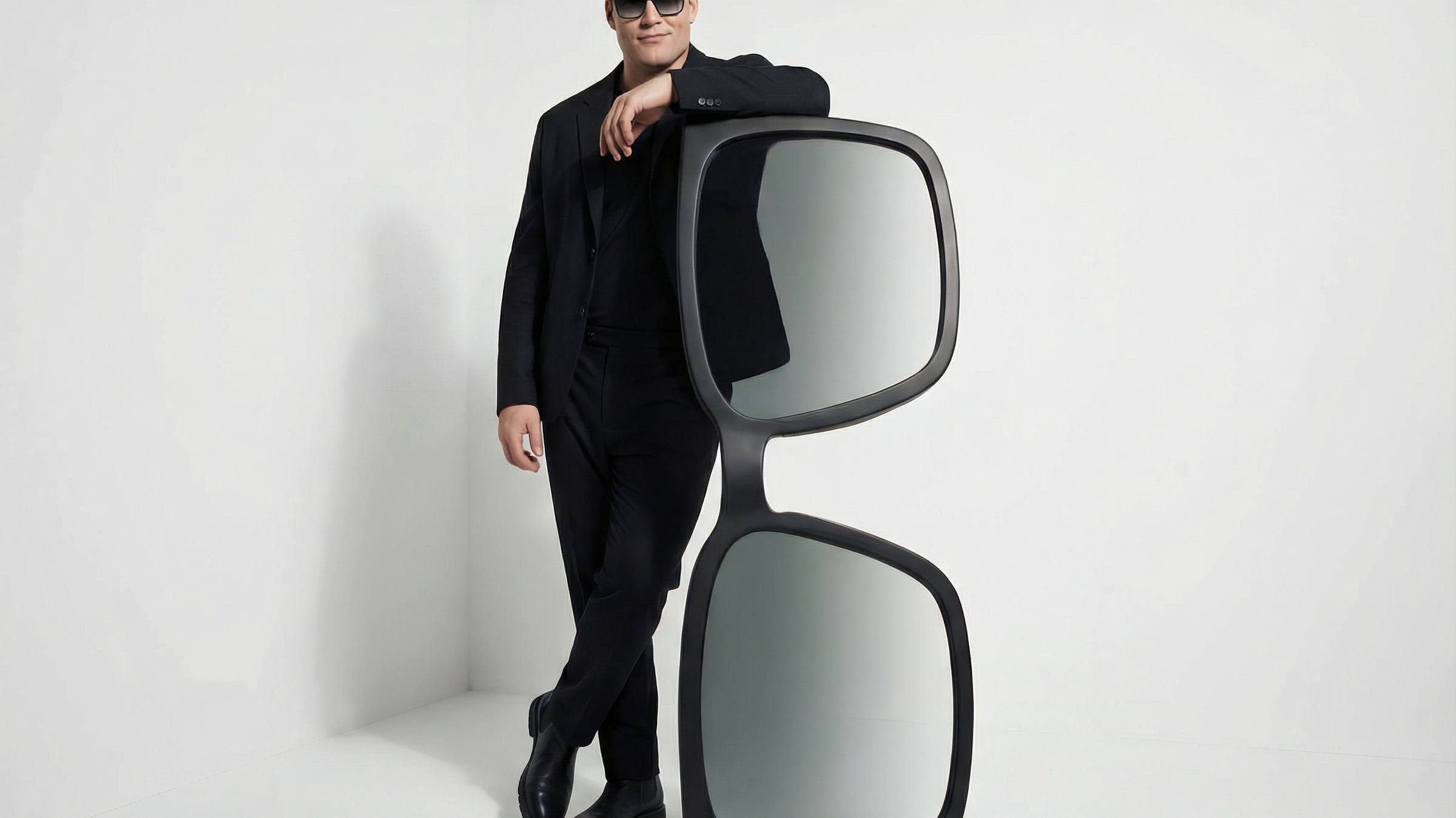 Big Glasses vs Oversized Glasses: Understanding the Difference